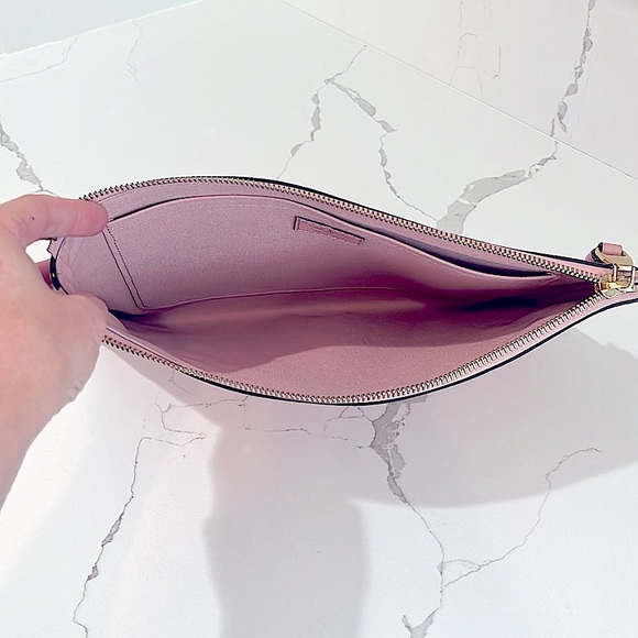 🌷LOUIS VUITTON Monogram Empreinte Leather Pouch - Picture 10 of 12